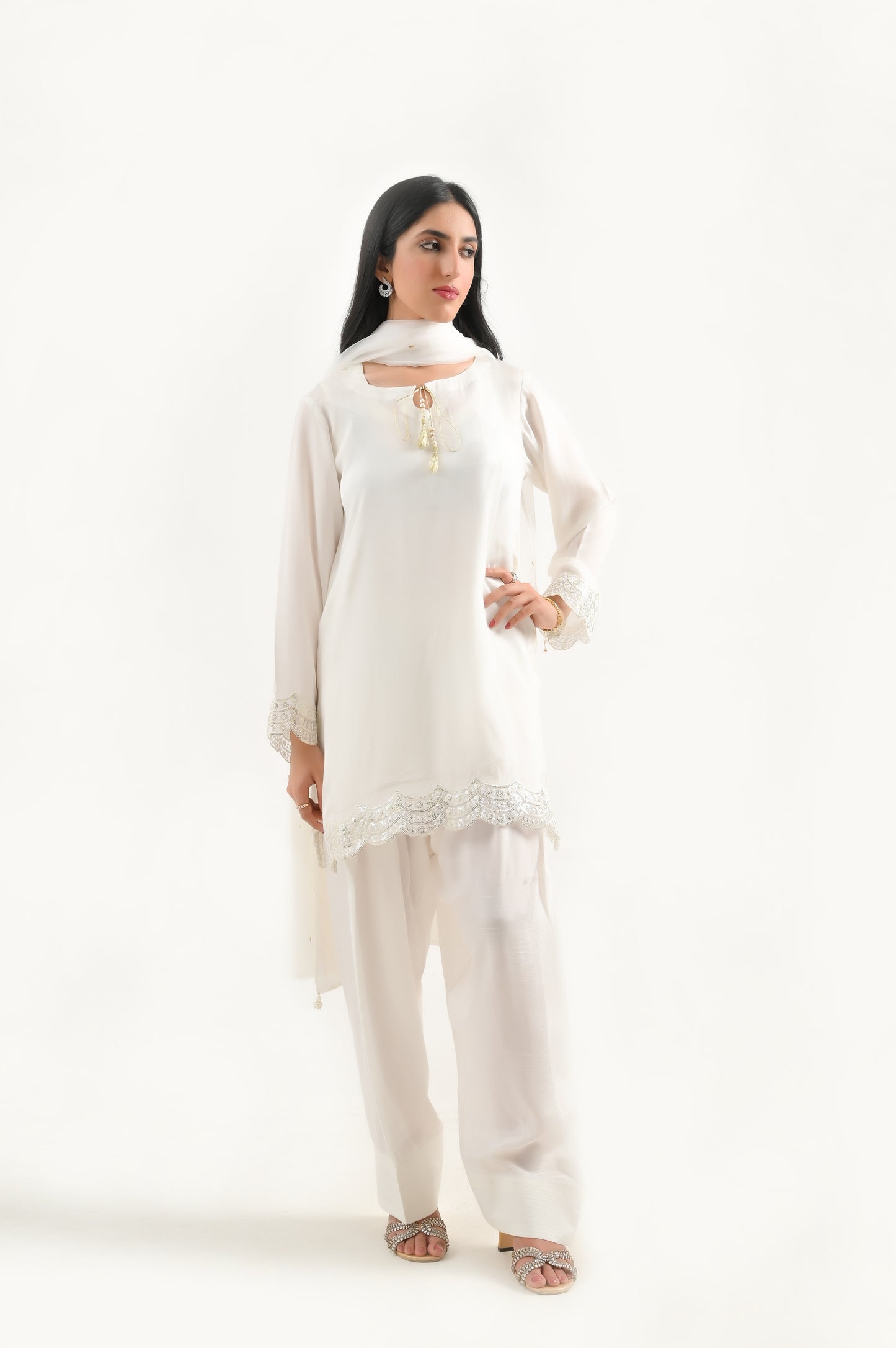 White Elegance Farshi Set-4PC (Available on LAAM)
