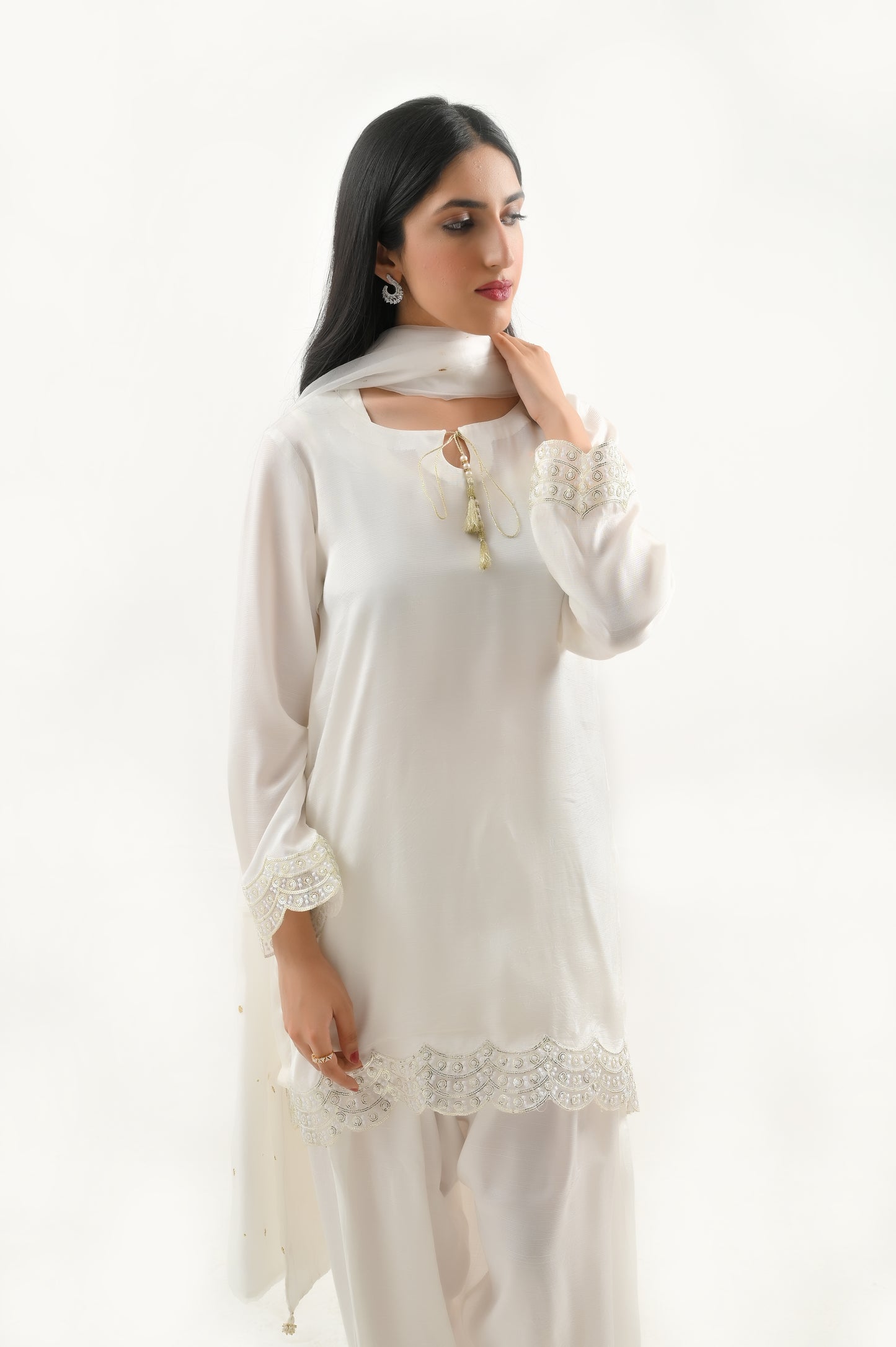 White Elegance Farshi Set-4PC (Available on LAAM)