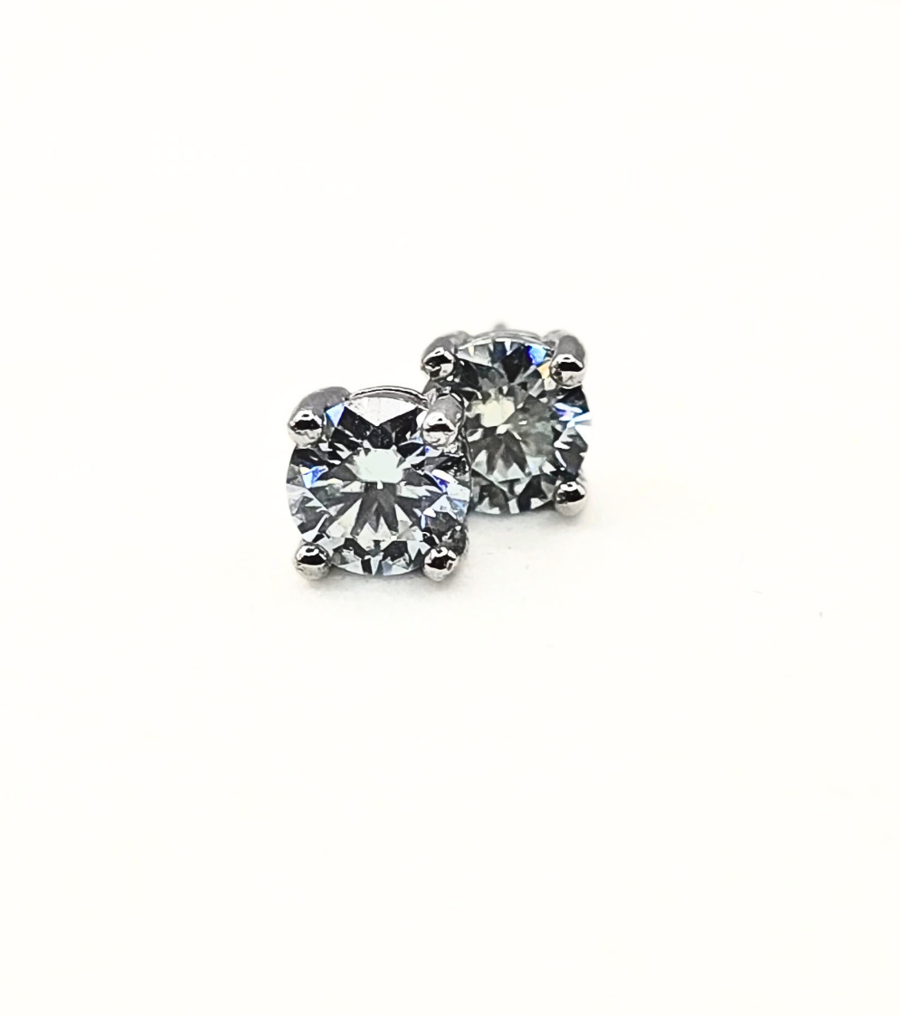 Classic Light Green 0.5 CT White Moissanite Stud Earrings – 925 Sterling Silver