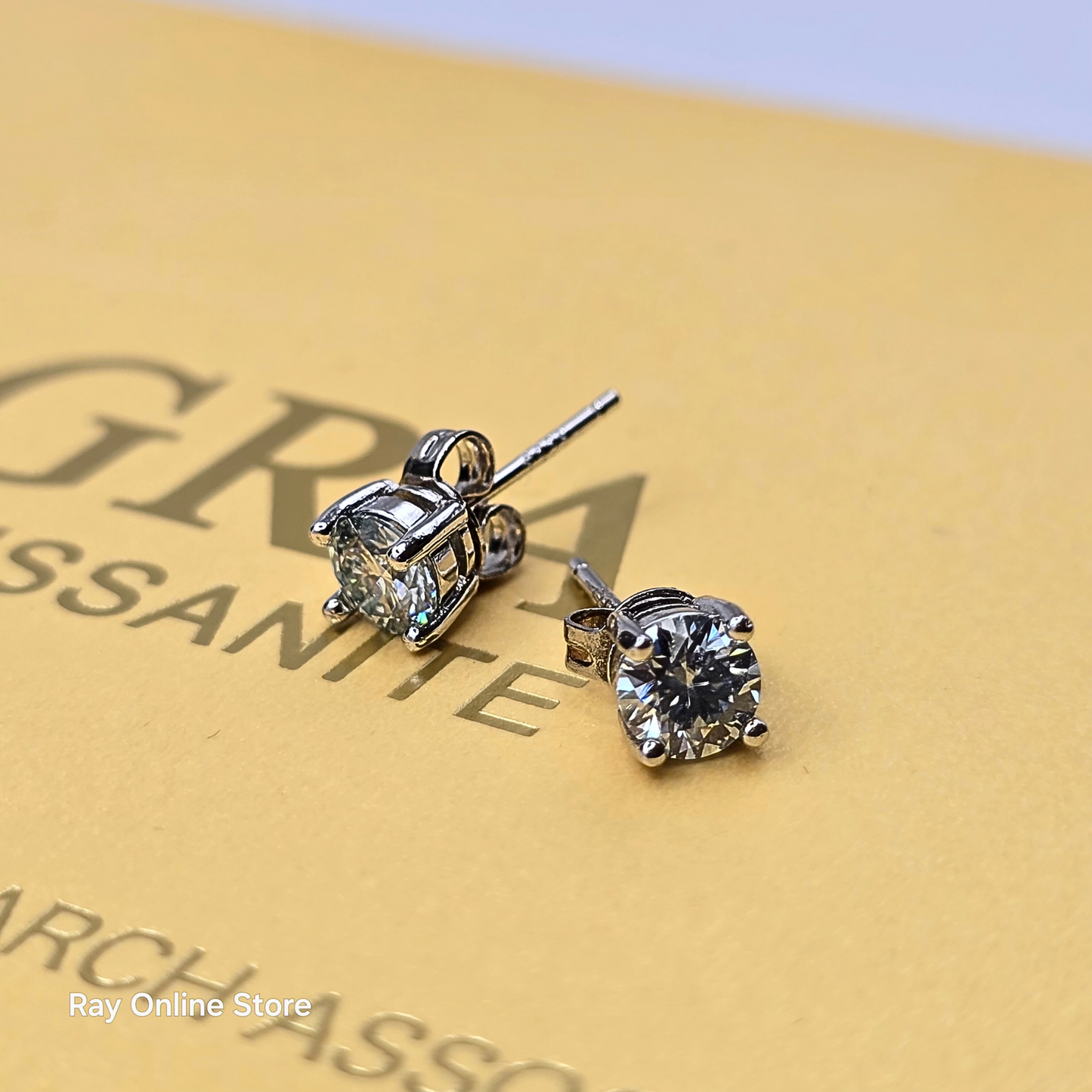 Classic Light Green 0.5 CT White Moissanite Stud Earrings – 925 Sterling Silver