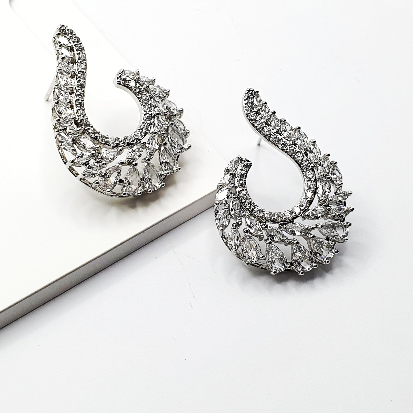 Flower Leaf Curve Earrings