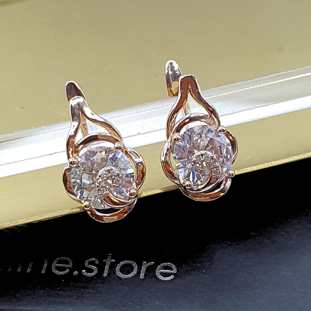 White Round Zircon Earrings