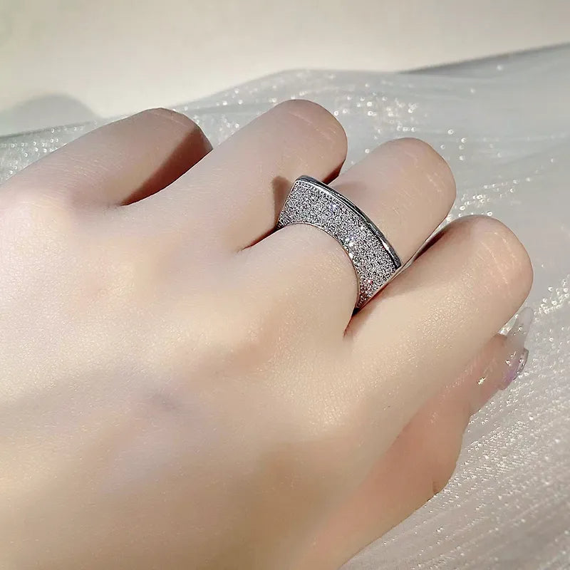 Hollow Edged Zircon Ring