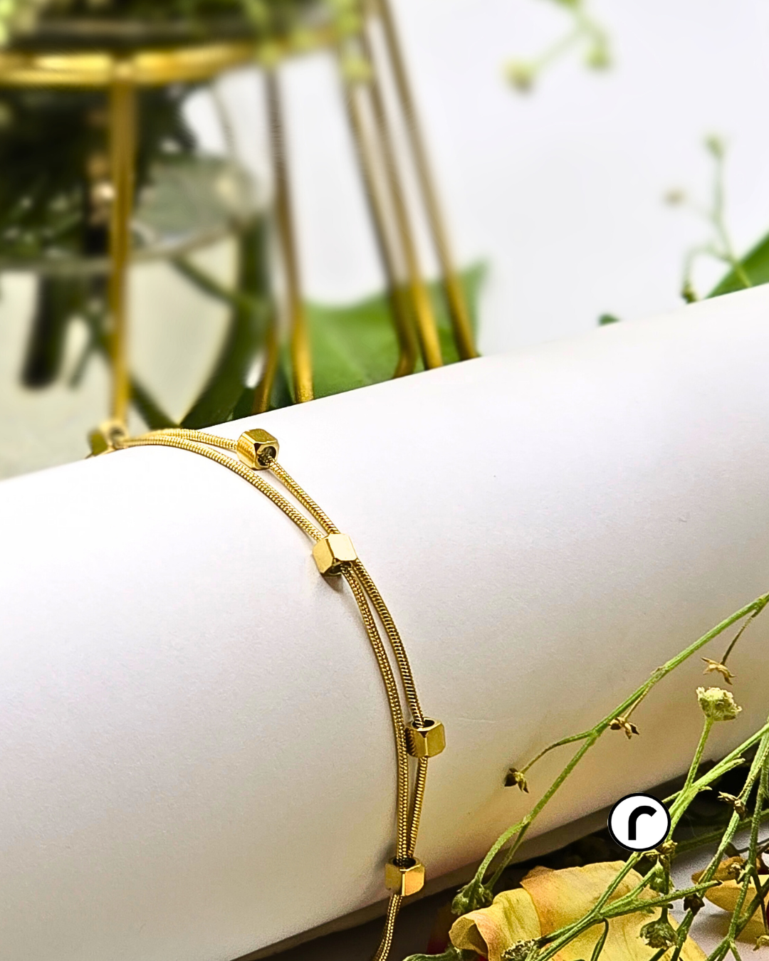 Can be mistaken for goldIntroducing the Kubic Bracelet, featuring 18K gold plating that exudes sophistication and elegance. Don't be surprised if you are mistaken for wearing real gold with this timeless piece. Upgrade your style with a touch of luxury.