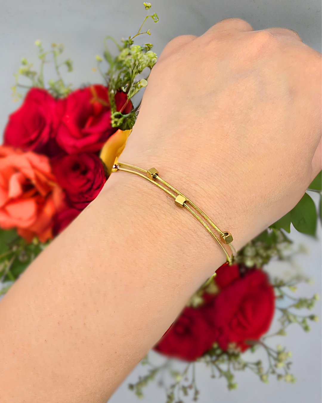 Can be mistaken for goldIntroducing the Kubic Bracelet, featuring 18K gold plating that exudes sophistication and elegance. Don't be surprised if you are mistaken for wearing real gold with this timeless piece. Upgrade your style with a touch of luxury.