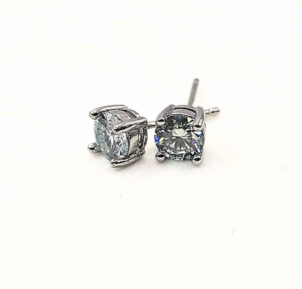 Classic Light Green 0.5 CT White Moissanite Stud Earrings – 925 Sterling Silver