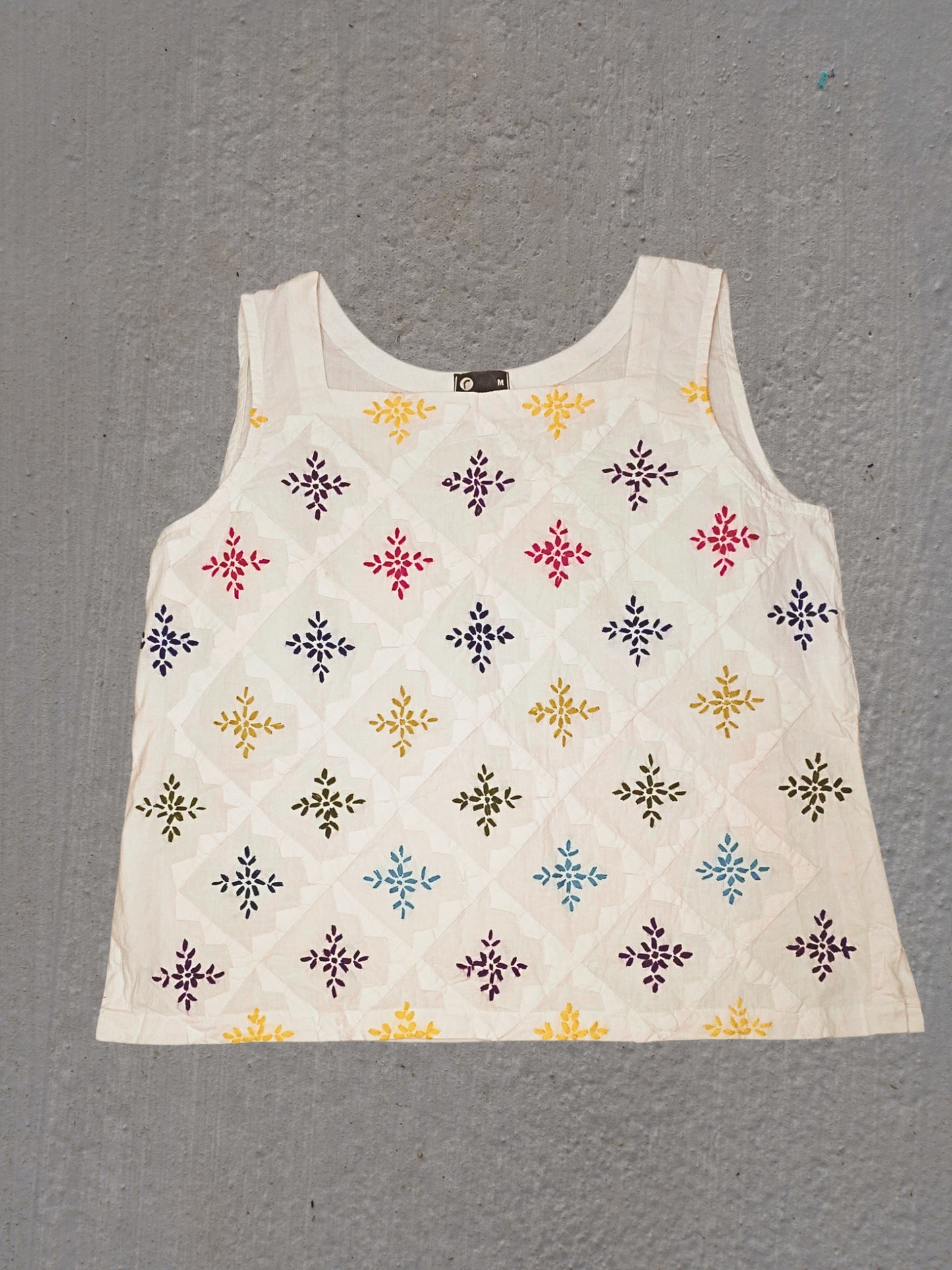 Dopamine White Sleeveless Shirt