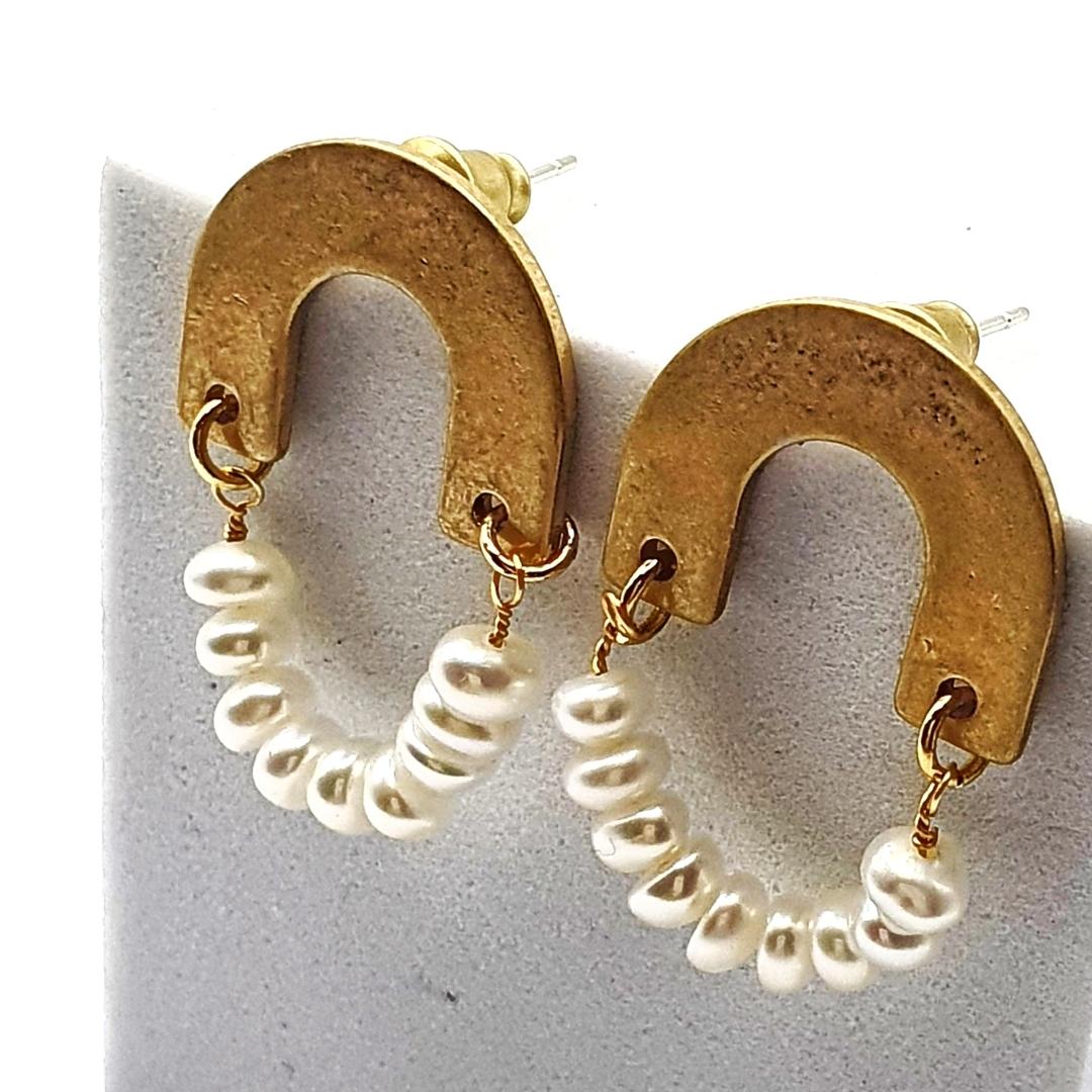 Fresh Water Pearl Curve Earrings