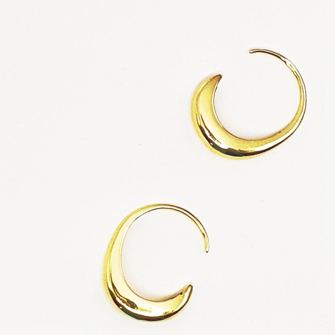 Contemporary C Hoops