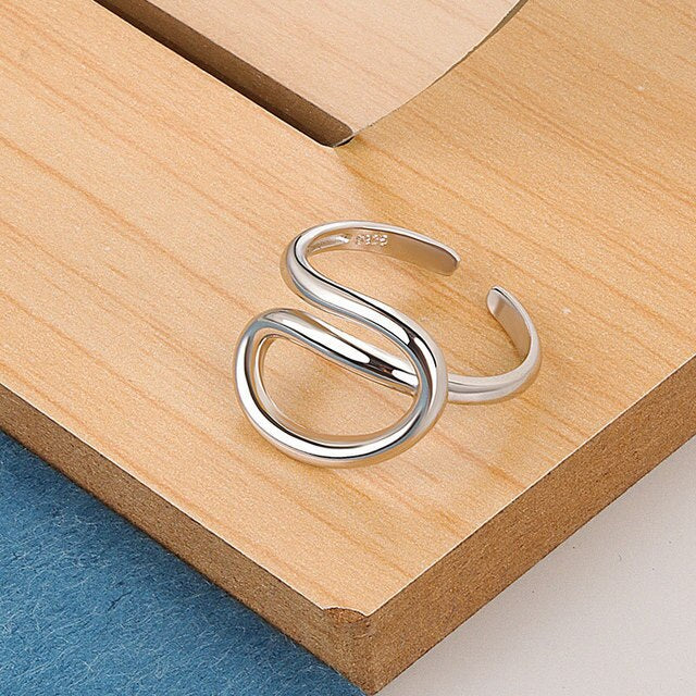 Minimalist Loop Ring