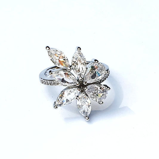 Exaggerated Zircon Flower Ring (Adjustable)