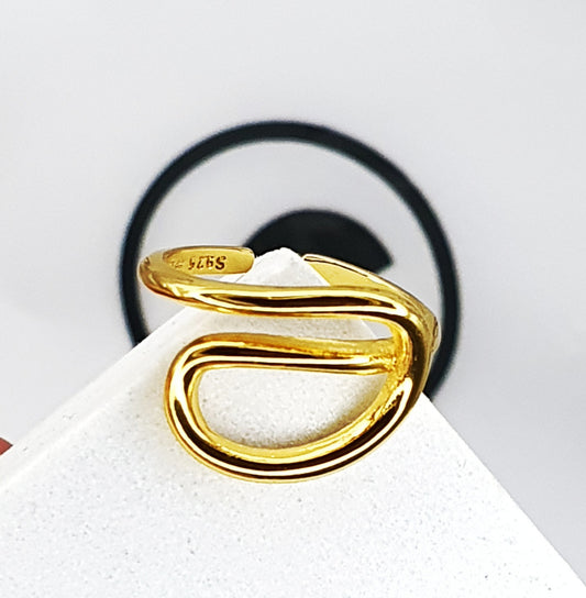 Minimalist Loop Ring