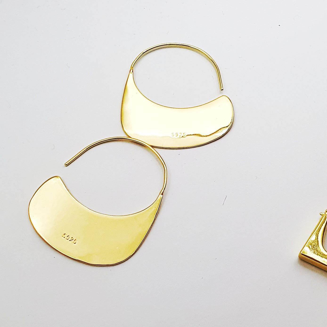 Flat Contemporary Hoops