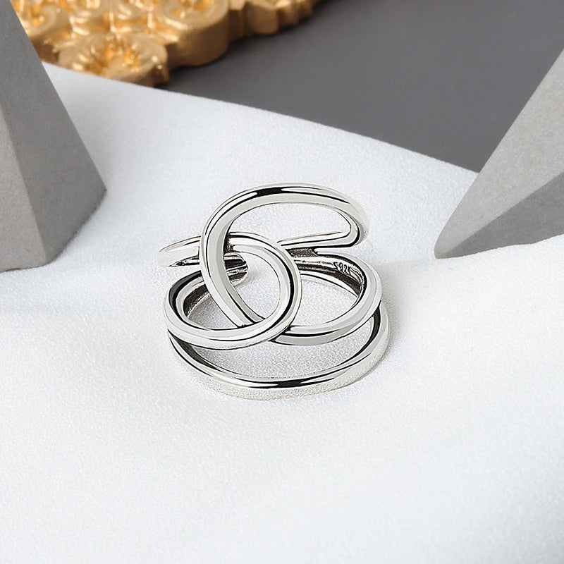 Interlooped Ring