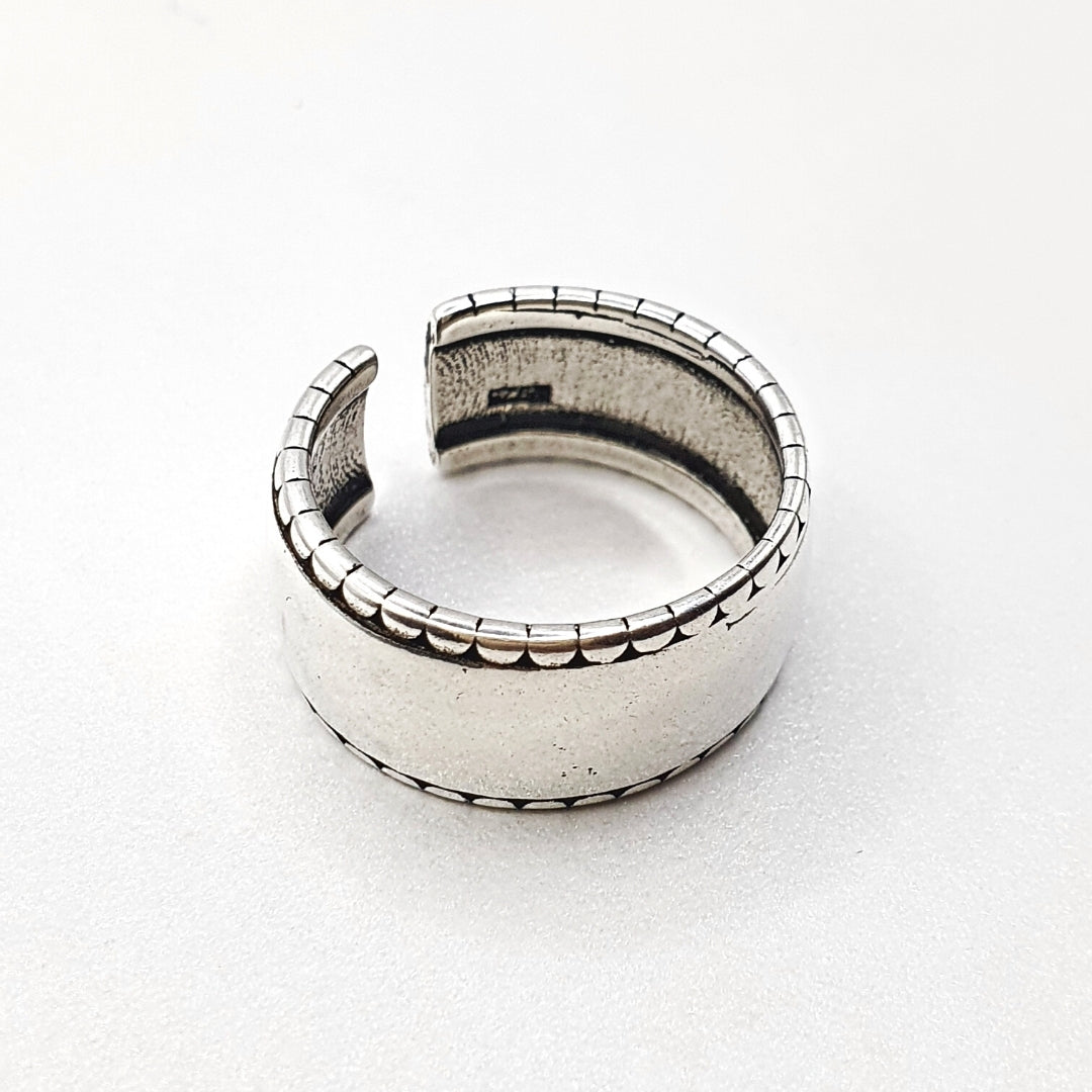 Minimalist Ring