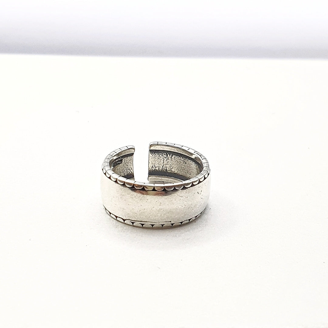 Minimalist Ring