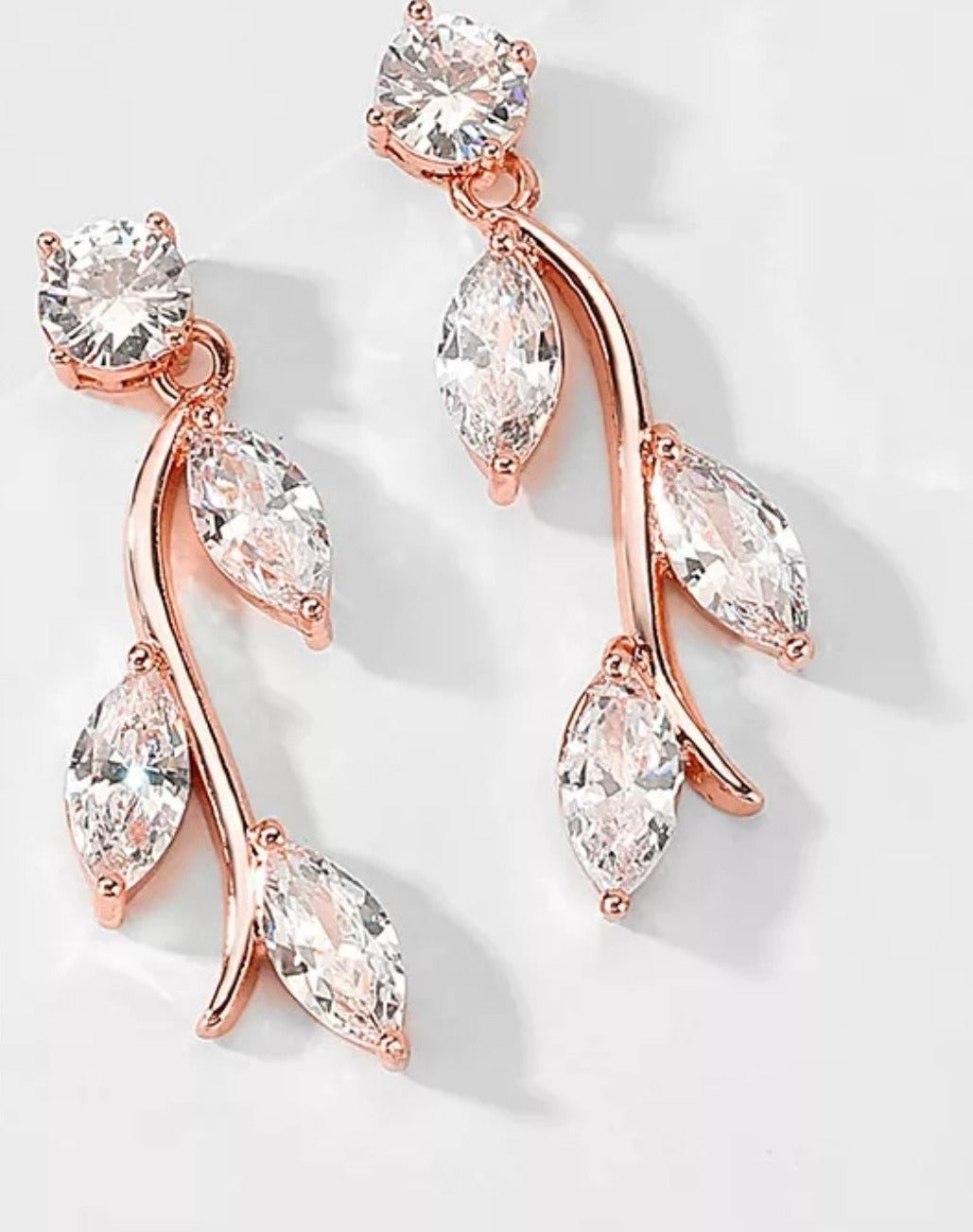 Leaf Twine Zircon Earrings