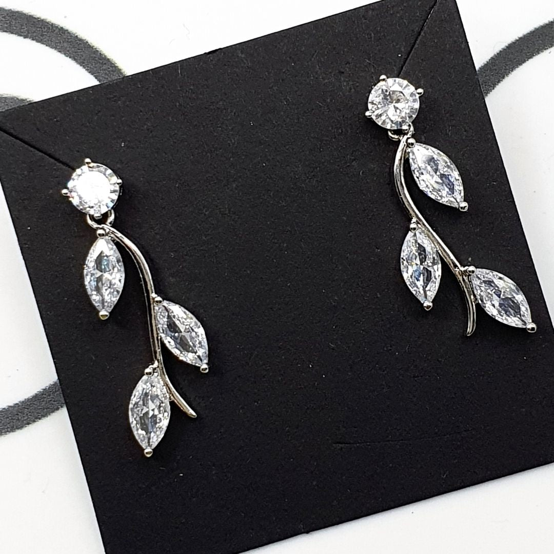 Leaf Twine Zircon Earrings